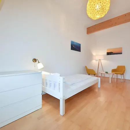 Schlossbauer 11 * 塞巴特黑灵斯多夫